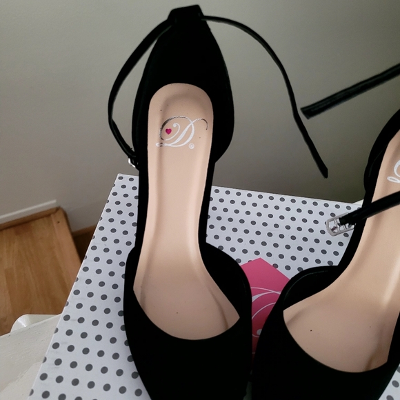 New w/box | Heels - Picture 11 of 11